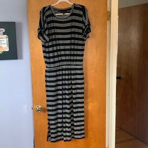 Banana Republic knit dress. Size Large
